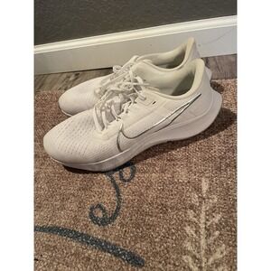 Nike Air Zoom Pegasus 38 White Silver Sneakers Size 10